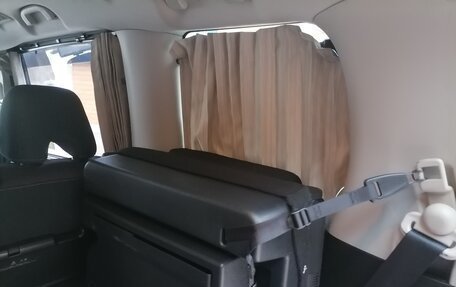 Nissan Serena IV, 2018 год, 2 360 000 рублей, 25 фотография