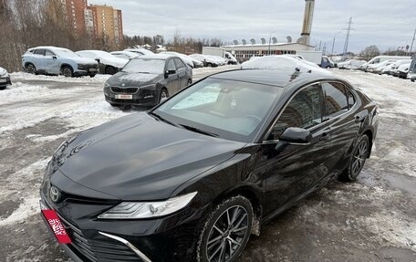 Toyota Camry, 2021 год, 3 650 000 рублей, 2 фотография