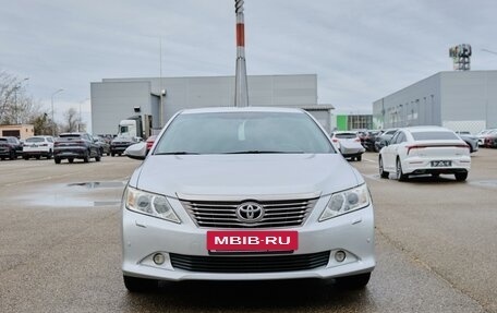 Toyota Camry, 2012 год, 1 645 000 рублей, 2 фотография