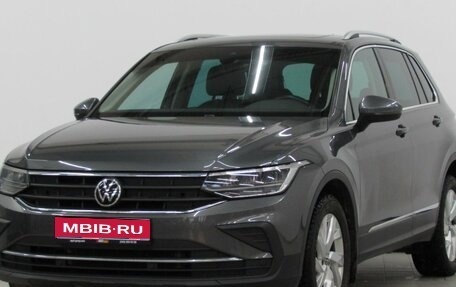 Volkswagen Tiguan II, 2021 год, 3 095 000 рублей, 1 фотография