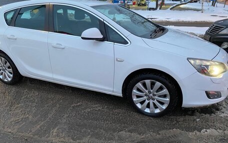 Opel Astra J, 2011 год, 850 000 рублей, 5 фотография