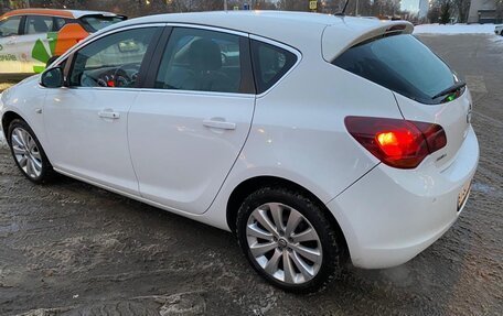 Opel Astra J, 2011 год, 850 000 рублей, 10 фотография