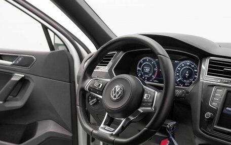 Volkswagen Tiguan II, 2017 год, 2 695 000 рублей, 10 фотография