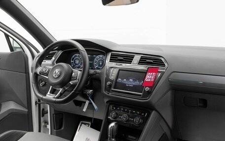 Volkswagen Tiguan II, 2017 год, 2 695 000 рублей, 5 фотография