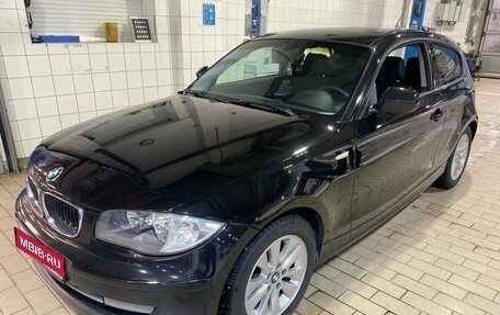 BMW 1 серия, 2011 год, 827 000 рублей, 1 фотография