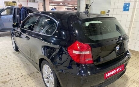 BMW 1 серия, 2011 год, 827 000 рублей, 4 фотография