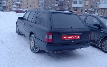 Mercedes-Benz E-Класс, 1994 год, 450 000 рублей, 4 фотография