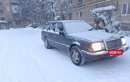 Mercedes-Benz E-Класс, 1994 год, 450 000 рублей, 2 фотография