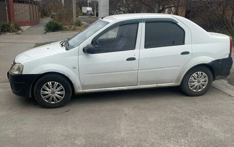 Renault Logan I, 2014 год, 430 000 рублей, 2 фотография