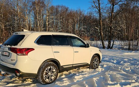 Mitsubishi Outlander III рестайлинг 3, 2017 год, 2 100 000 рублей, 6 фотография