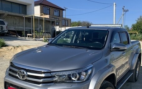 Toyota Hilux VIII, 2015 год, 5 300 000 рублей, 6 фотография