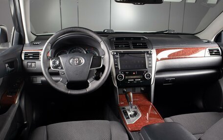 Toyota Camry, 2012 год, 1 800 000 рублей, 6 фотография