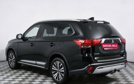 Mitsubishi Outlander III рестайлинг 3, 2019 год, 2 573 000 рублей, 7 фотография