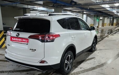 Toyota RAV4, 2017 год, 2 950 000 рублей, 4 фотография