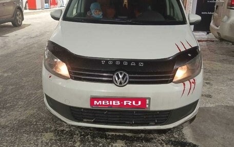 Volkswagen Touran III, 2014 год, 700 000 рублей, 6 фотография