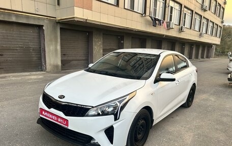 KIA Rio IV, 2020 год, 1 300 000 рублей, 1 фотография