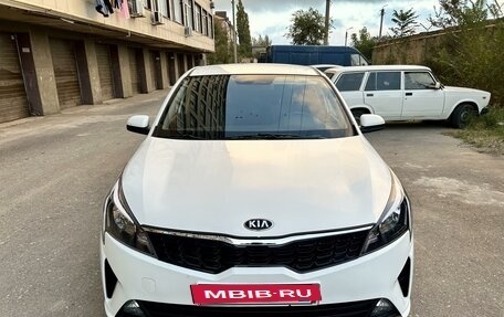 KIA Rio IV, 2020 год, 1 300 000 рублей, 3 фотография