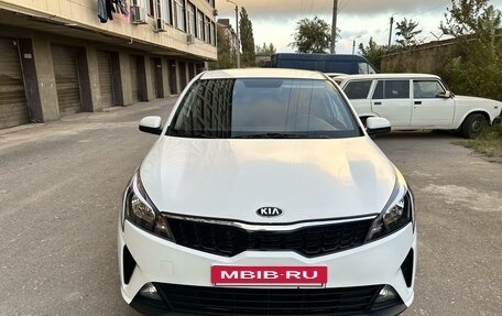 KIA Rio IV, 2020 год, 1 300 000 рублей, 5 фотография