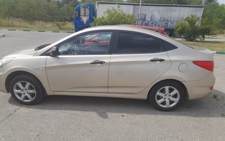 Hyundai Solaris II рестайлинг, 2012 год, 730 000 рублей, 5 фотография