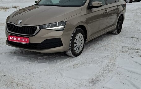 Skoda Rapid II, 2021 год, 1 050 000 рублей, 1 фотография