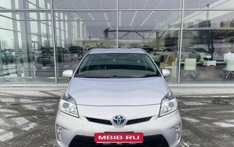 Toyota Prius, 2015 год, 1 398 000 рублей, 2 фотография