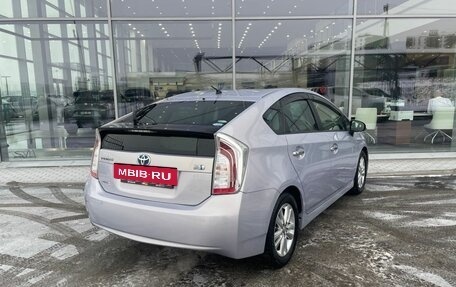 Toyota Prius, 2015 год, 1 398 000 рублей, 5 фотография