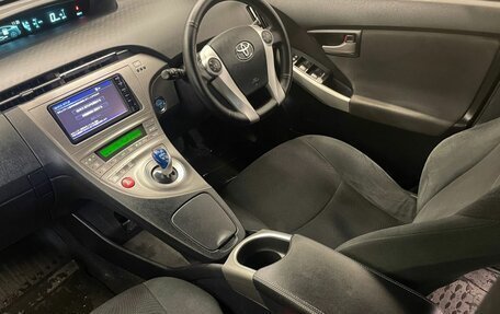 Toyota Prius, 2015 год, 1 398 000 рублей, 12 фотография