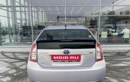 Toyota Prius, 2015 год, 1 398 000 рублей, 6 фотография