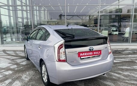 Toyota Prius, 2015 год, 1 398 000 рублей, 7 фотография