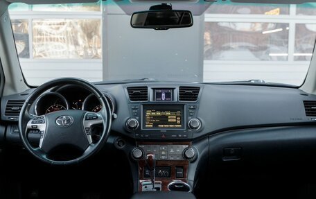 Toyota Highlander III, 2011 год, 2 468 000 рублей, 12 фотография