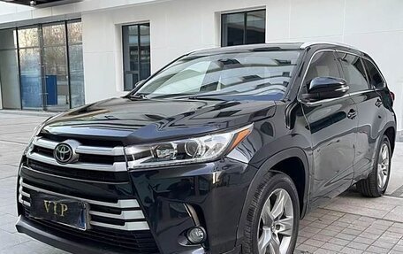 Toyota Highlander III, 2021 год, 3 100 000 рублей, 1 фотография