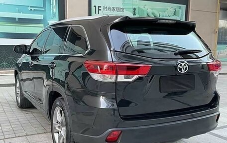 Toyota Highlander III, 2021 год, 3 100 000 рублей, 5 фотография