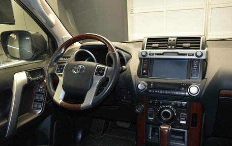 Toyota Land Cruiser Prado 150 рестайлинг 2, 2015 год, 4 299 000 рублей, 11 фотография