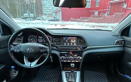 Hyundai Elantra VI рестайлинг, 2019 год, 1 700 000 рублей, 10 фотография