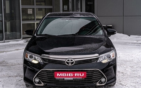 Toyota Camry, 2015 год, 2 370 000 рублей, 2 фотография