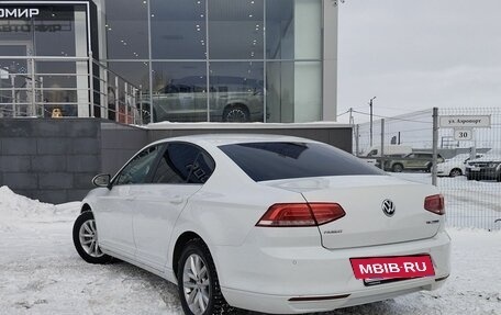 Volkswagen Passat B8 рестайлинг, 2015 год, 1 740 000 рублей, 6 фотография