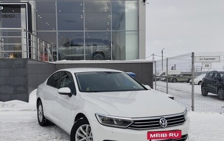 Volkswagen Passat B8 рестайлинг, 2015 год, 1 740 000 рублей, 3 фотография