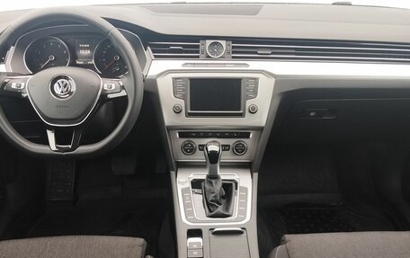 Volkswagen Passat B8 рестайлинг, 2015 год, 1 740 000 рублей, 7 фотография