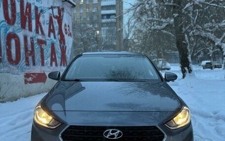 Hyundai Solaris II рестайлинг, 2017 год, 1 450 000 рублей, 2 фотография