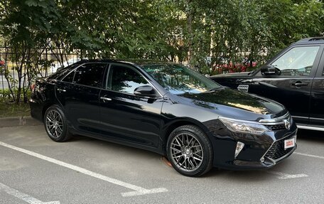 Toyota Camry, 2017 год, 2 600 000 рублей, 4 фотография