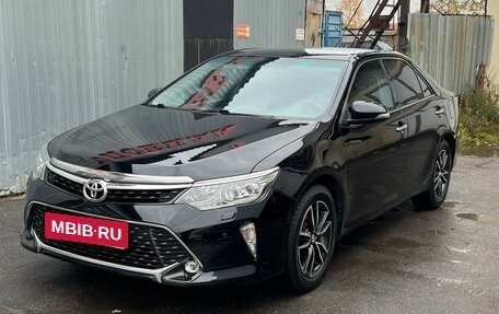 Toyota Camry, 2017 год, 2 600 000 рублей, 2 фотография