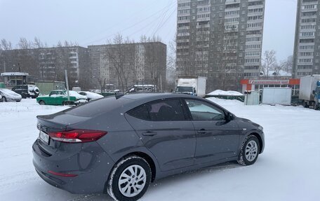 Hyundai Elantra VI рестайлинг, 2017 год, 1 050 000 рублей, 4 фотография