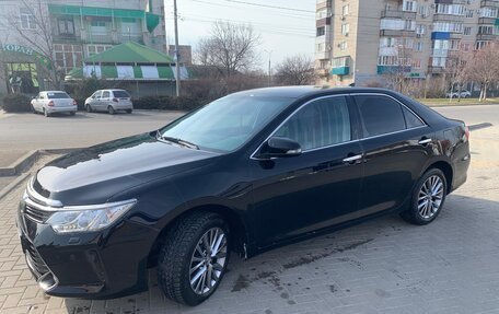 Toyota Camry, 2017 год, 3 030 000 рублей, 4 фотография