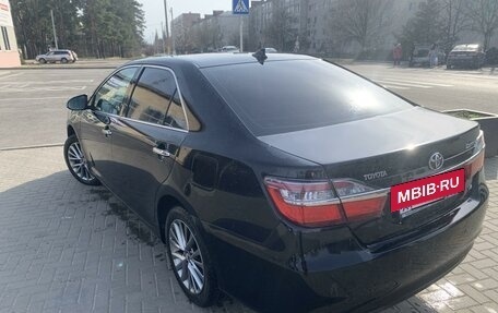 Toyota Camry, 2017 год, 3 030 000 рублей, 2 фотография