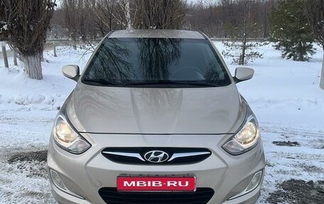 Hyundai Solaris II рестайлинг, 2013 год, 920 000 рублей, 1 фотография