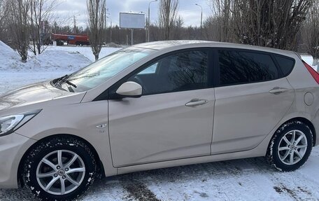 Hyundai Solaris II рестайлинг, 2013 год, 920 000 рублей, 3 фотография