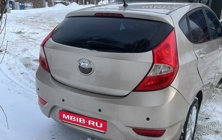 Hyundai Solaris II рестайлинг, 2013 год, 920 000 рублей, 4 фотография