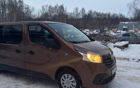 Renault Trafic, 2019 год, 2 300 000 рублей, 2 фотография