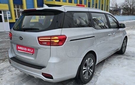 KIA Carnival III, 2019 год, 3 250 000 рублей, 8 фотография