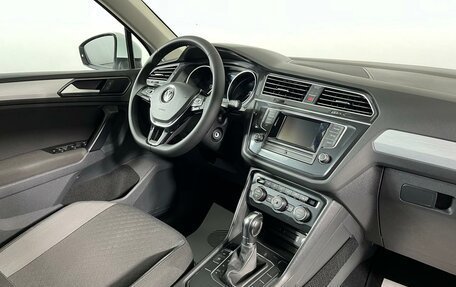 Volkswagen Tiguan II, 2017 год, 2 399 000 рублей, 13 фотография